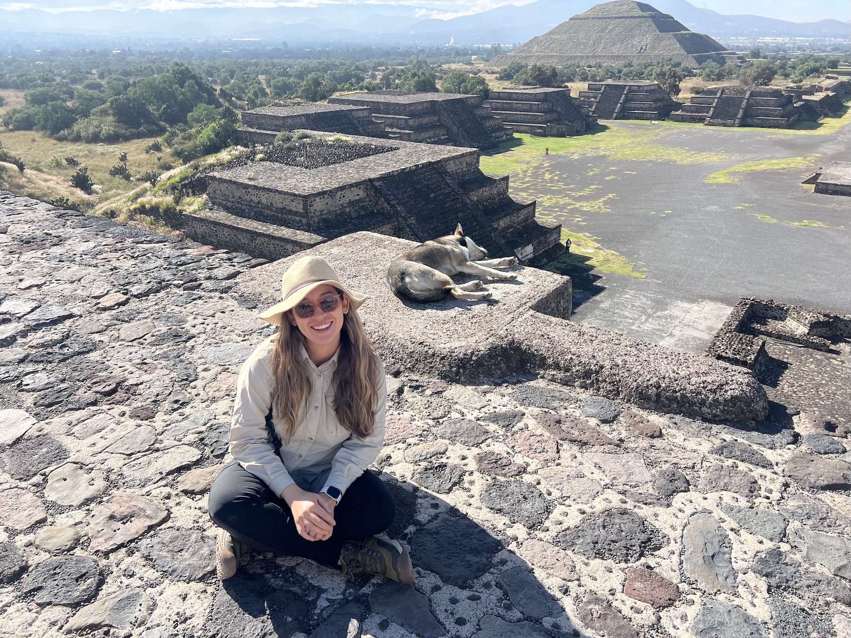 Diana, founder of Local Vibes Mexico and certified Mexico City tour guide, fluent in English, German and Spanish